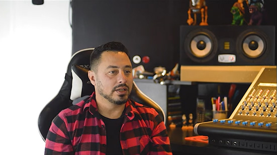 Sebastián Perkal en Ecostudio durante la producción de Lo Que Vine a Buscar